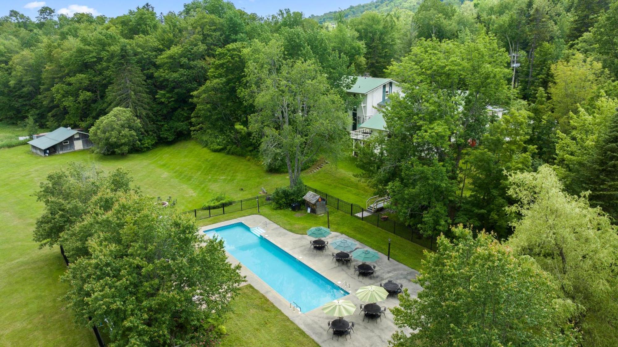 Mountaineer Inn Вест-Довер Екстер'єр фото