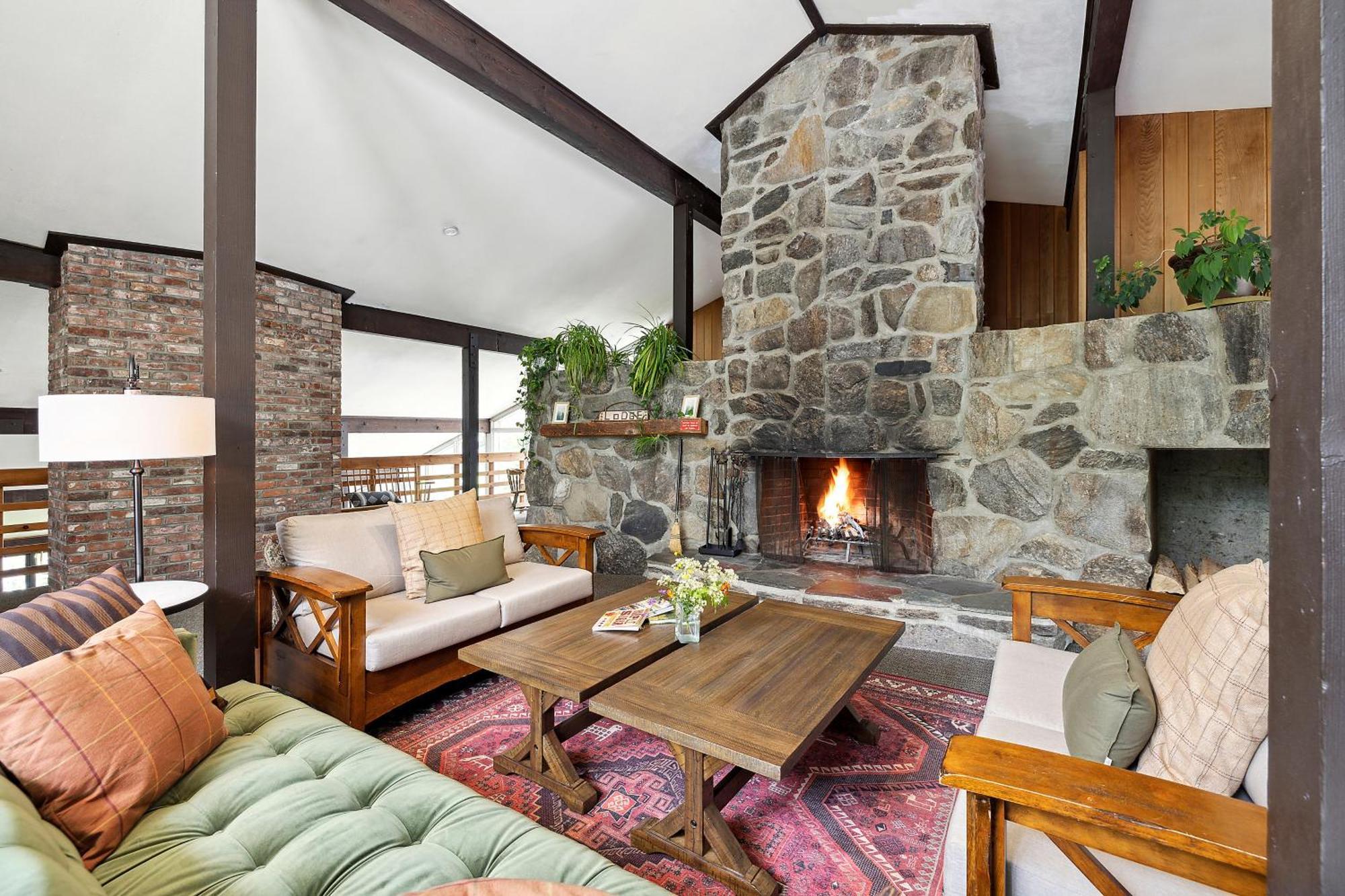 Mountaineer Inn Вест-Довер Екстер'єр фото